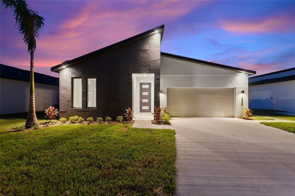326 Royal Palm Way - Photo 1