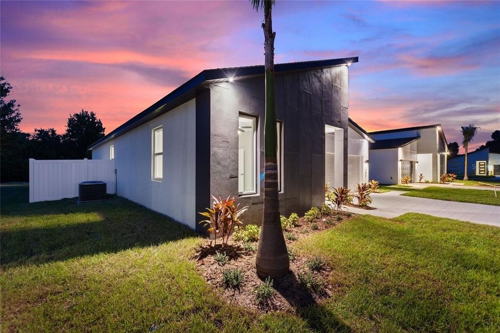 326 Royal Palm Way - Photo 3