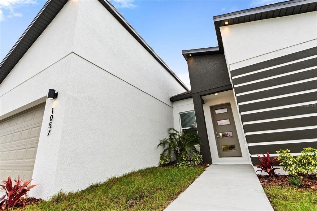 1057 Sabine Place - Photo 6