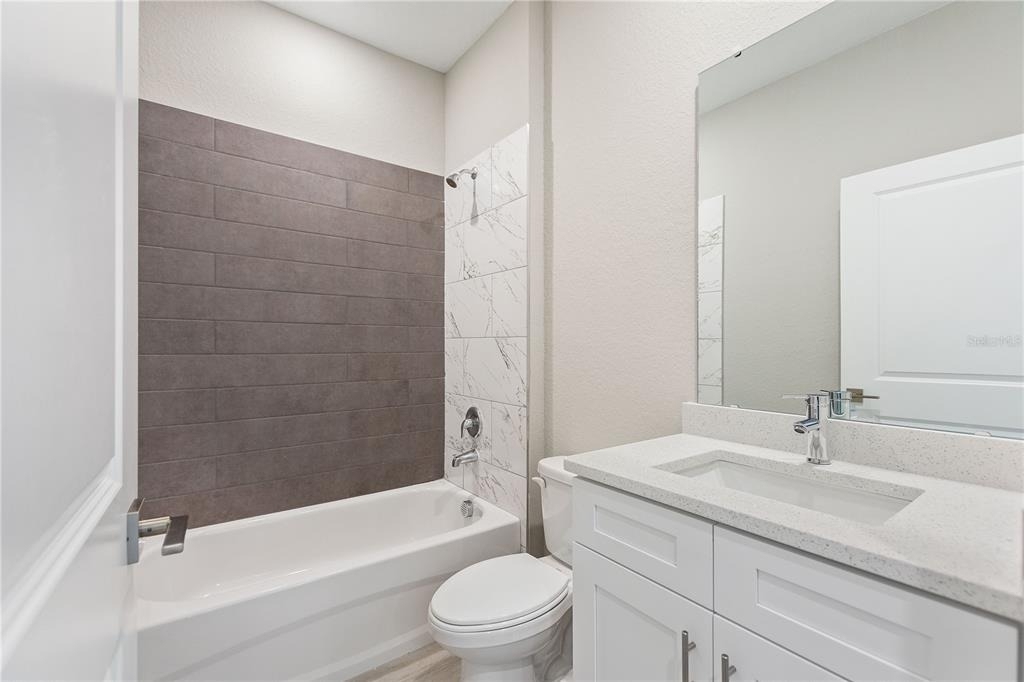 205 Hyacinth Court - Photo 18