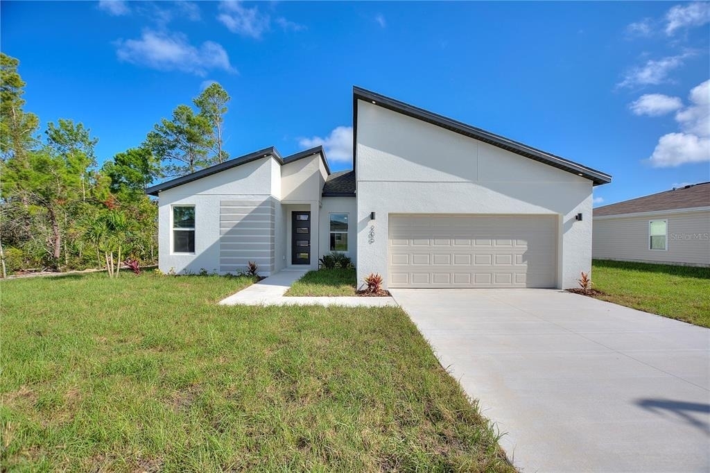 205 Hyacinth Court - Photo 0
