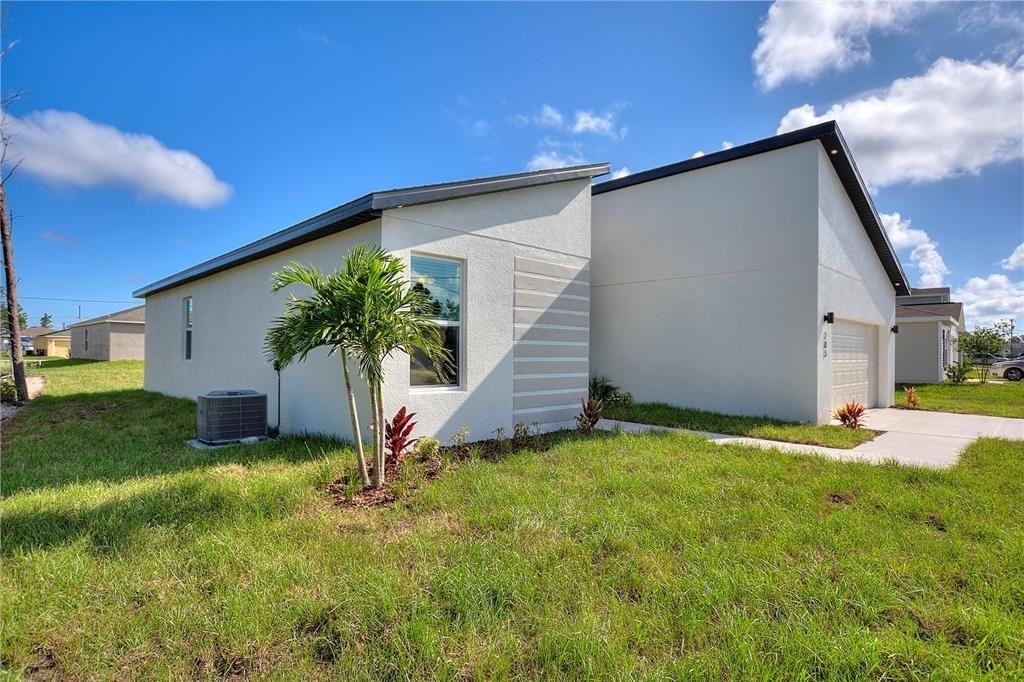 205 Hyacinth Court - Photo 4