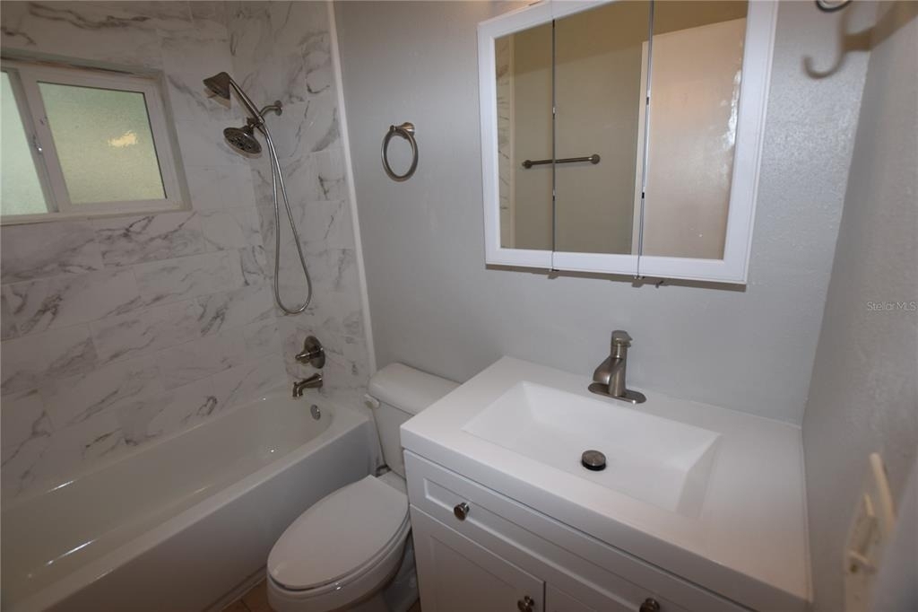 202 James Court - Photo 15