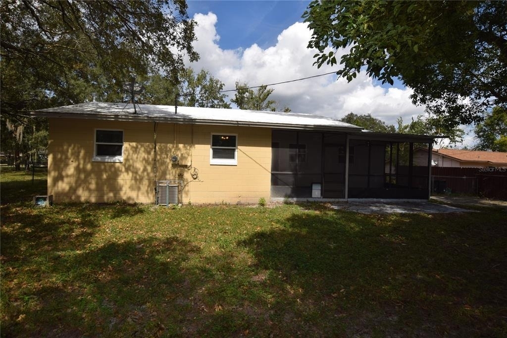 202 James Court - Photo 2