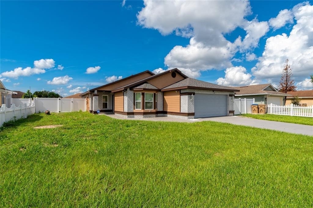 166 Alameda Drive - Photo 2