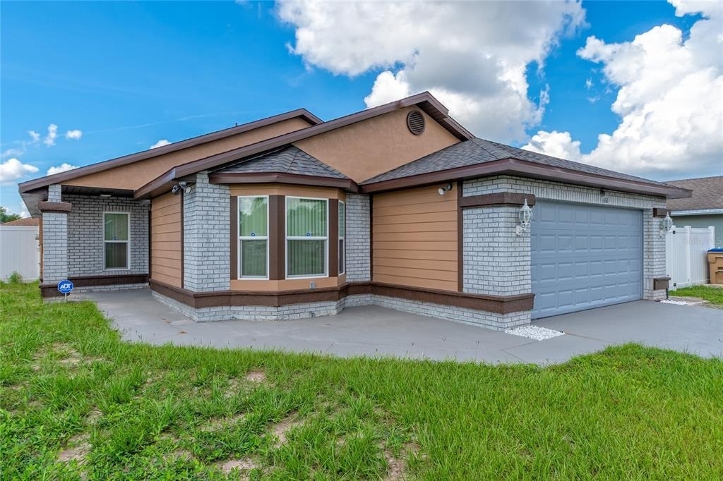 166 Alameda Drive - Photo 1