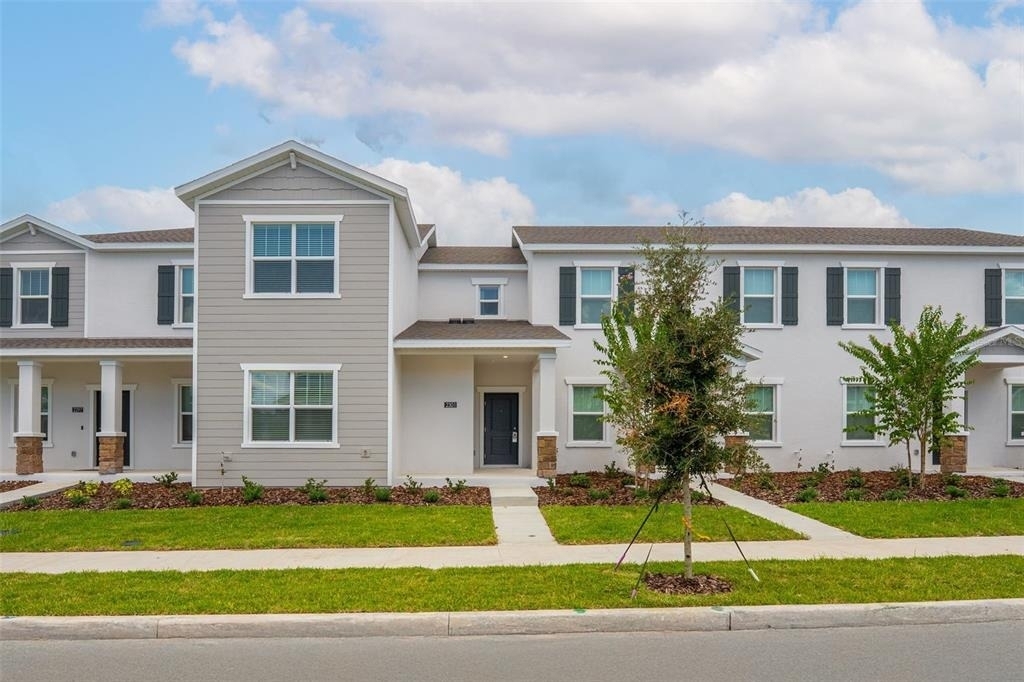 2301 White Buffalo Street - Photo 2