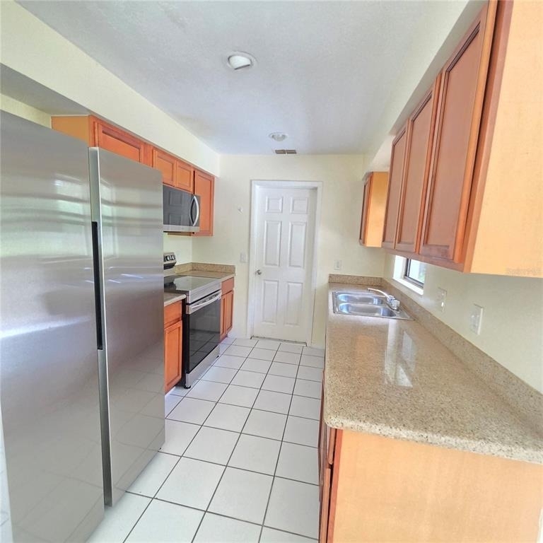 1786 Giles Street - Photo 5