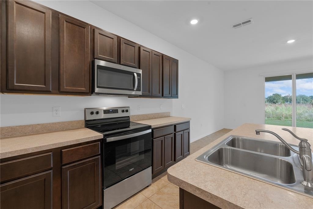 402 Feltrim Reserve Boulevard - Photo 7
