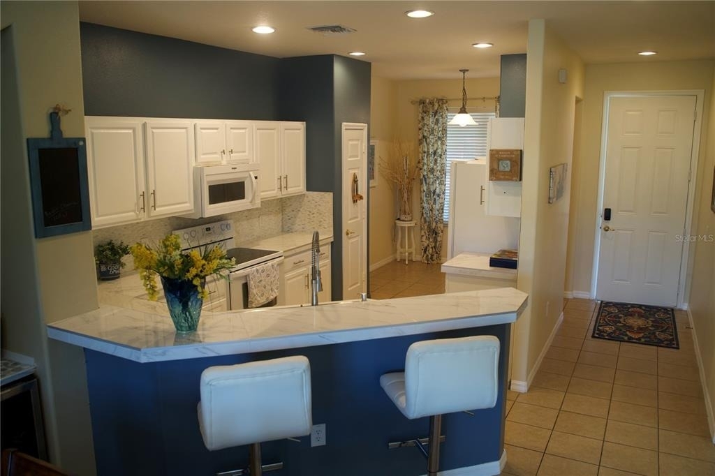 4925 Poolside Dr - Photo 4