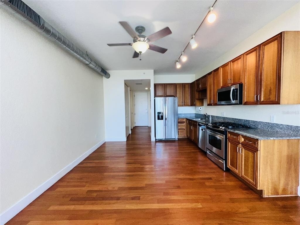 150 E Robinson Street - Photo 4