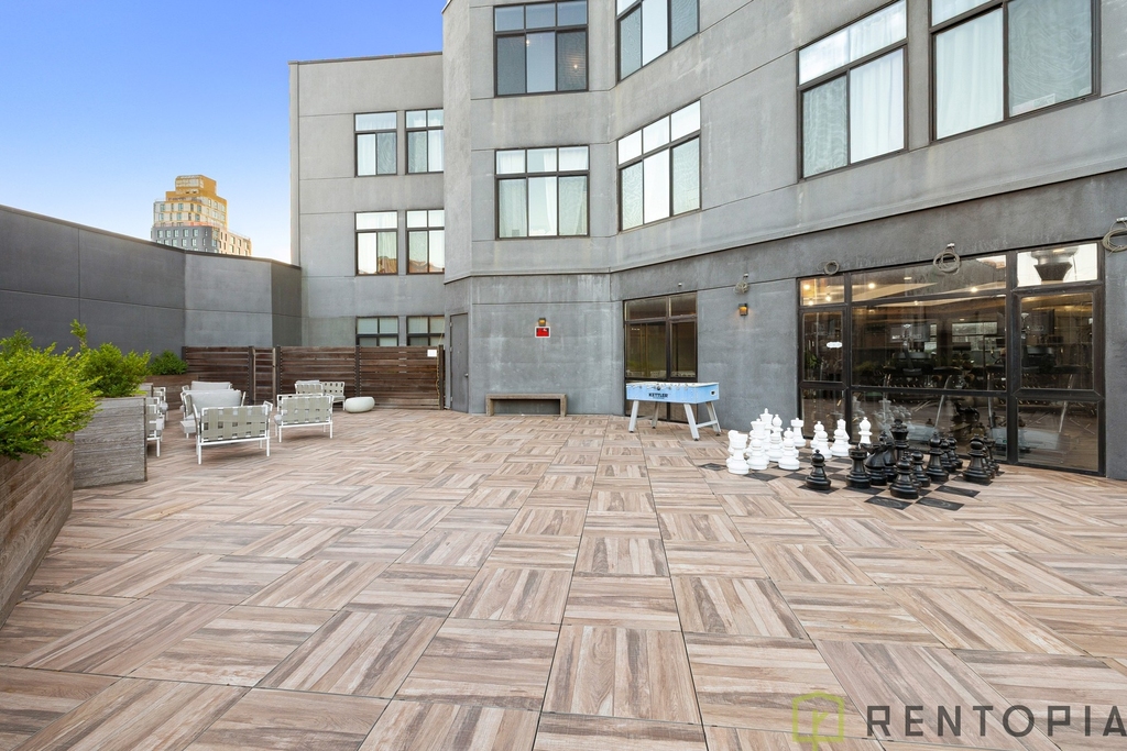 55-27 Myrtle Avenue - Photo 12