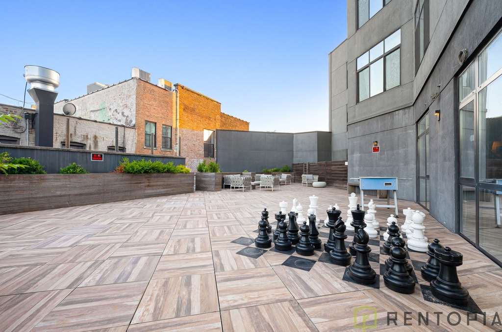 55-27 Myrtle Avenue - Photo 13
