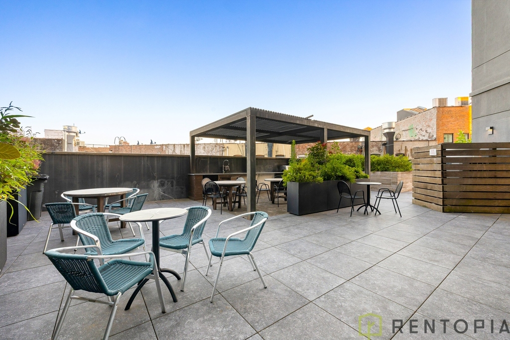55-27 Myrtle Avenue - Photo 10
