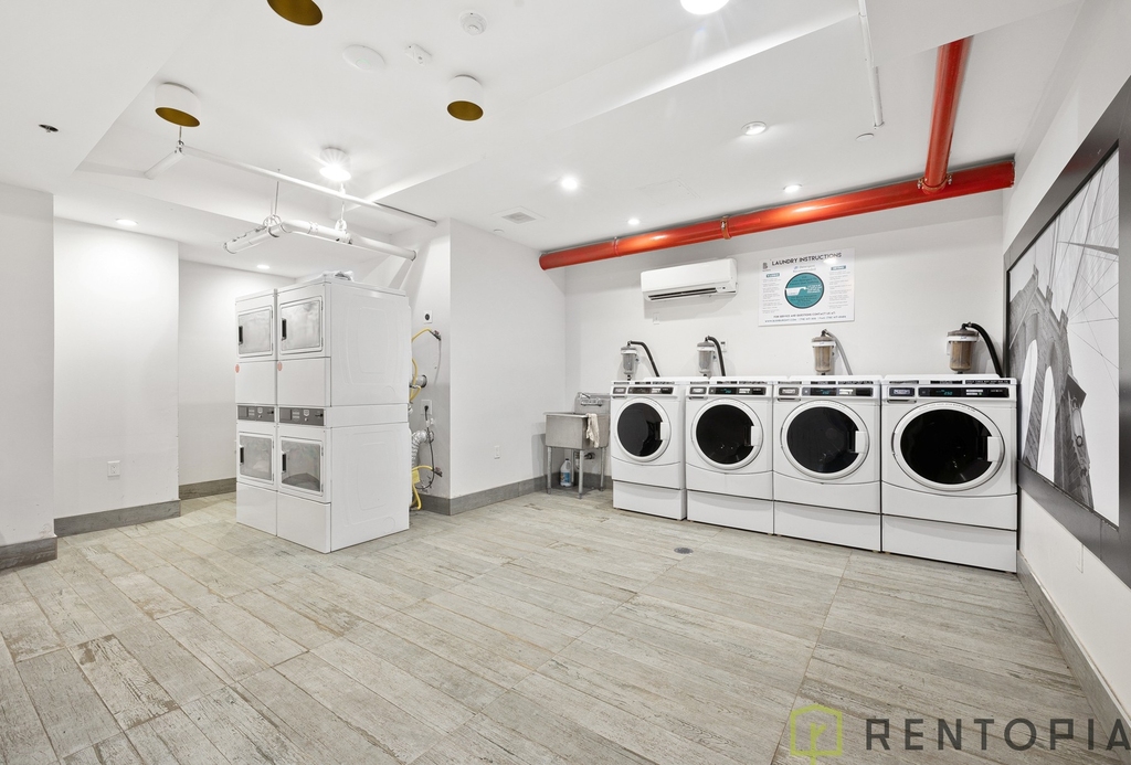 55-27 Myrtle Avenue - Photo 15