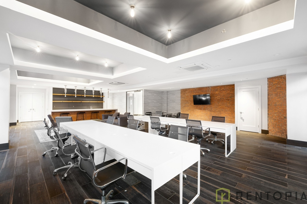 55-27 Myrtle Avenue - Photo 6