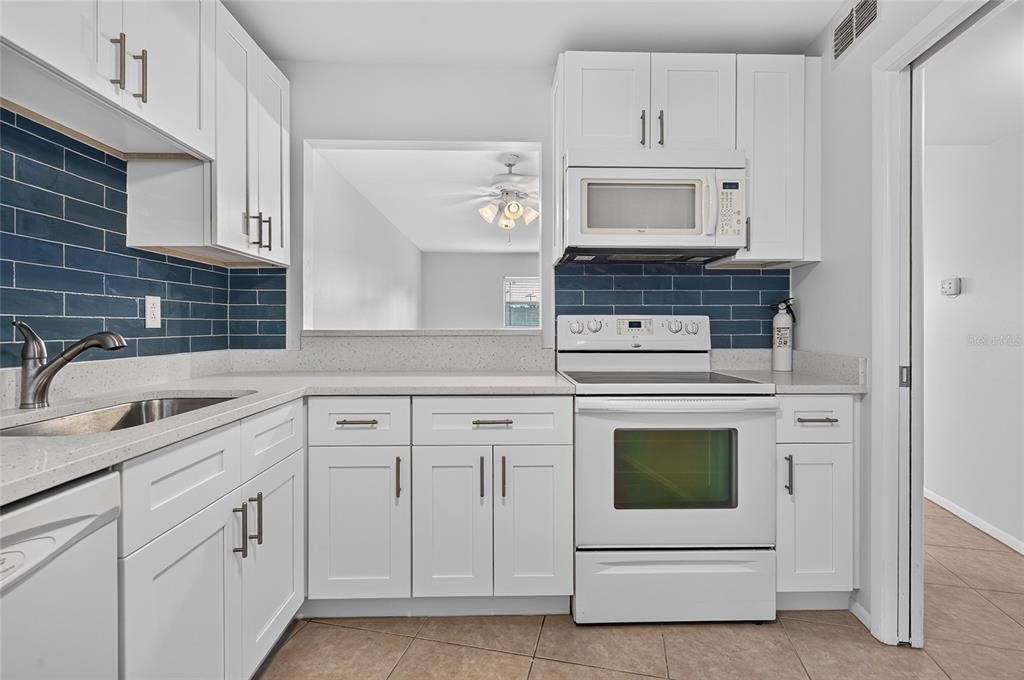 245 Center Road - Photo 3