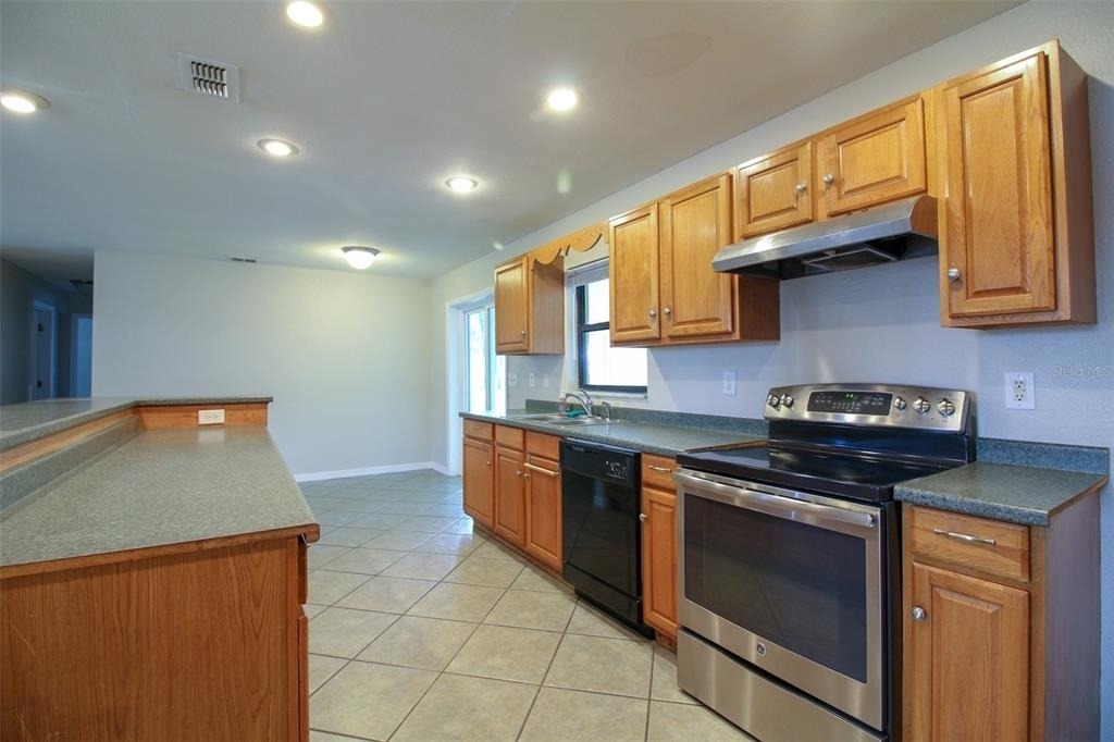 5619 6th Street Se - Photo 9