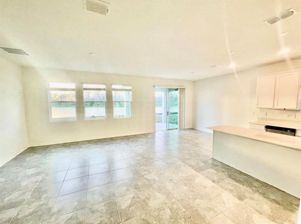 4033 Ambrose Avenue - Photo 4