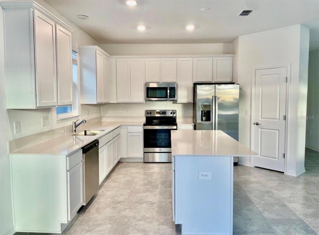 4033 Ambrose Avenue - Photo 1