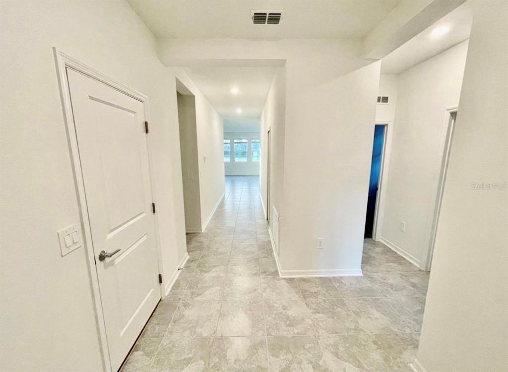 4033 Ambrose Avenue - Photo 5