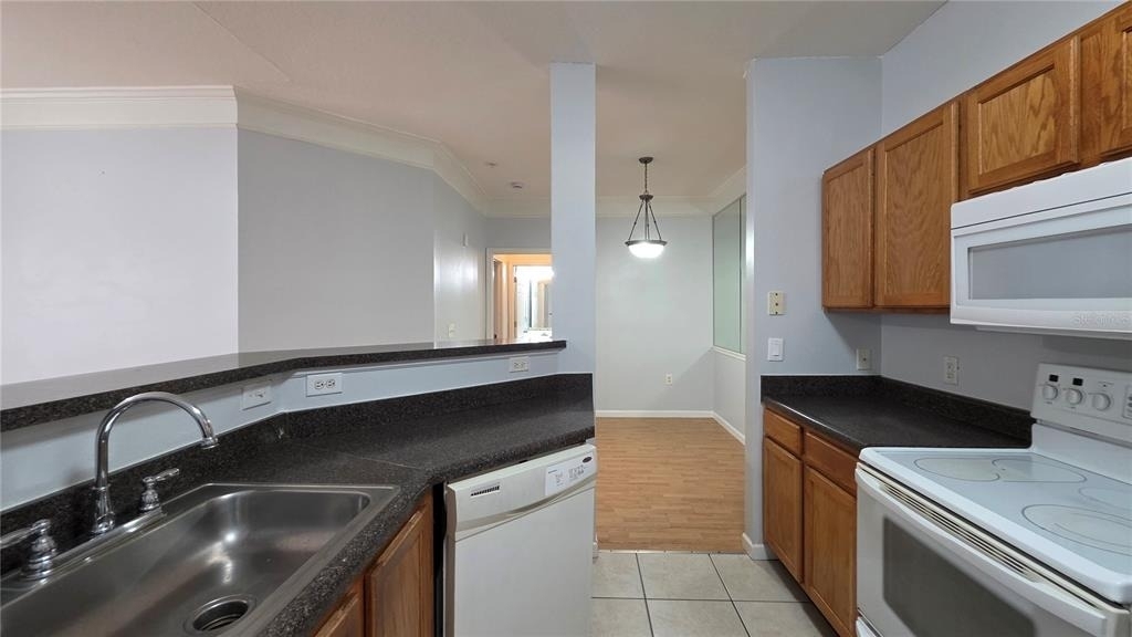 4802 51st Street W - Photo 8