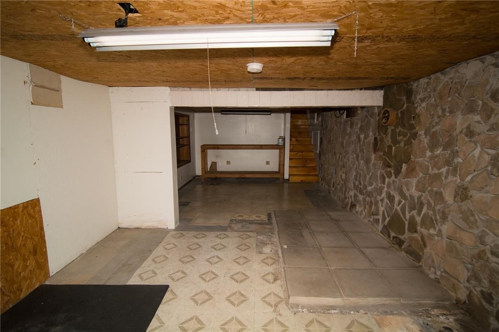 215 Franklin Street - Photo 25