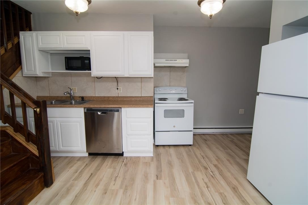 215 Franklin Street - Photo 2