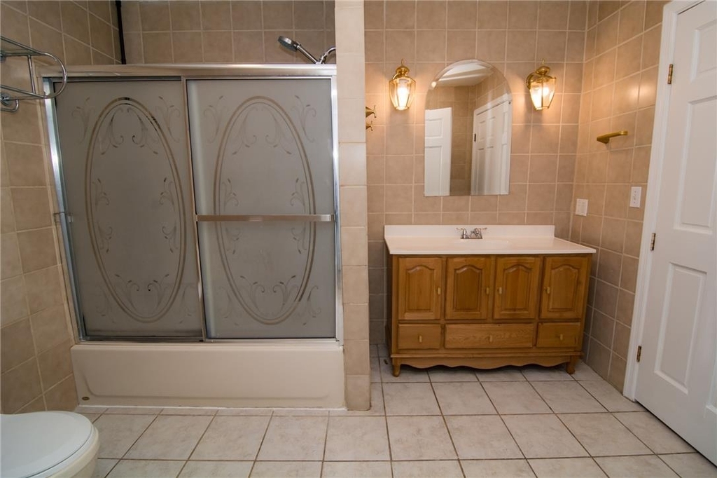 215 Franklin Street - Photo 17