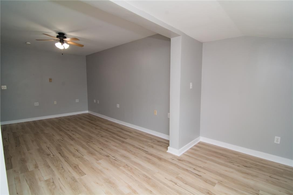 215 Franklin Street - Photo 16