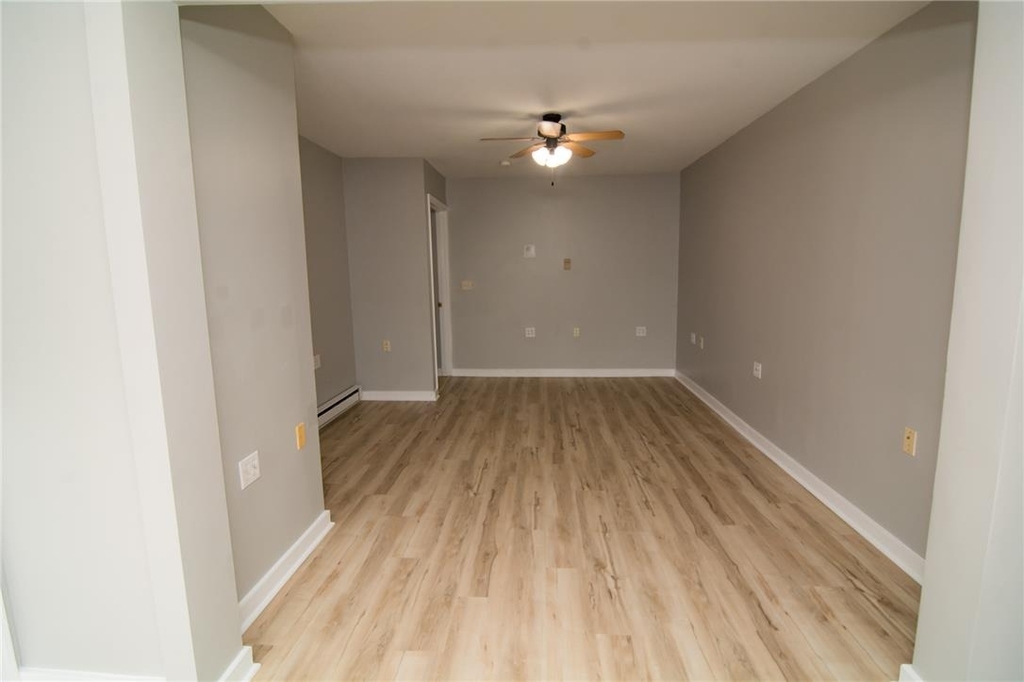 215 Franklin Street - Photo 15