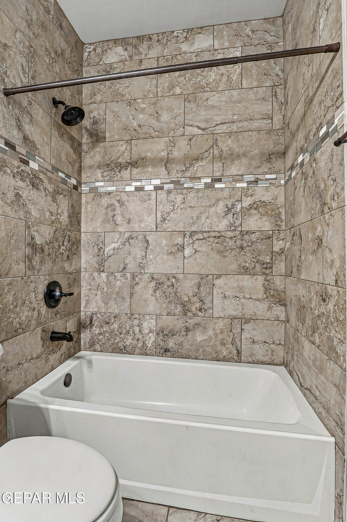 13805 Garforth Avenue - Photo 19