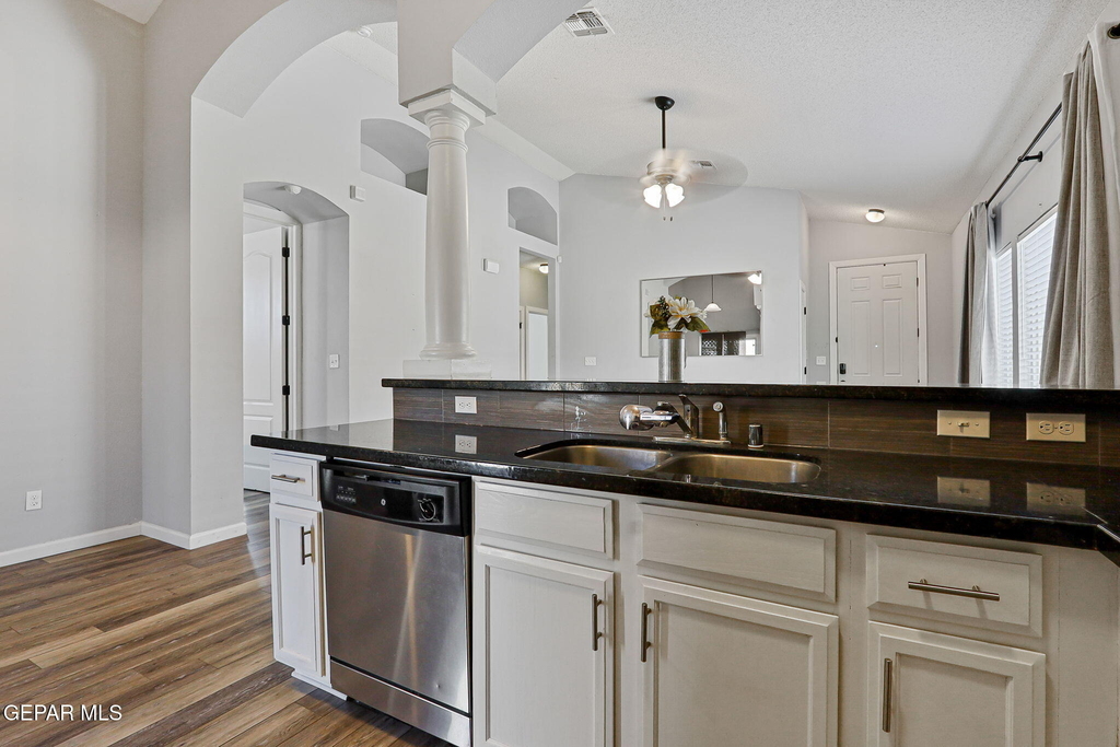 7213 Copper Trail Avenue - Photo 11