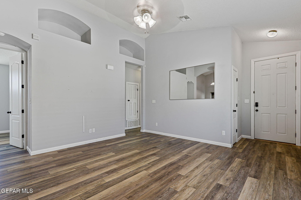 7213 Copper Trail Avenue - Photo 3