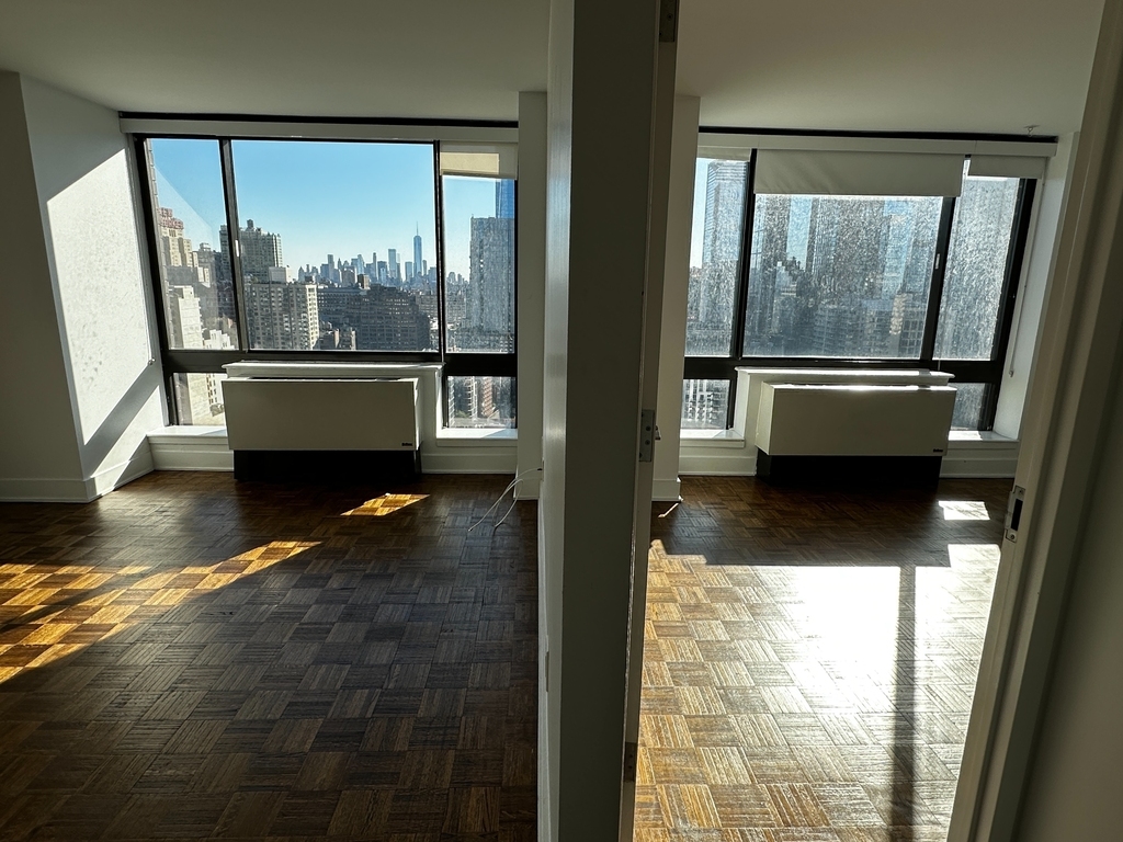 West 42nd Street - Photo 9