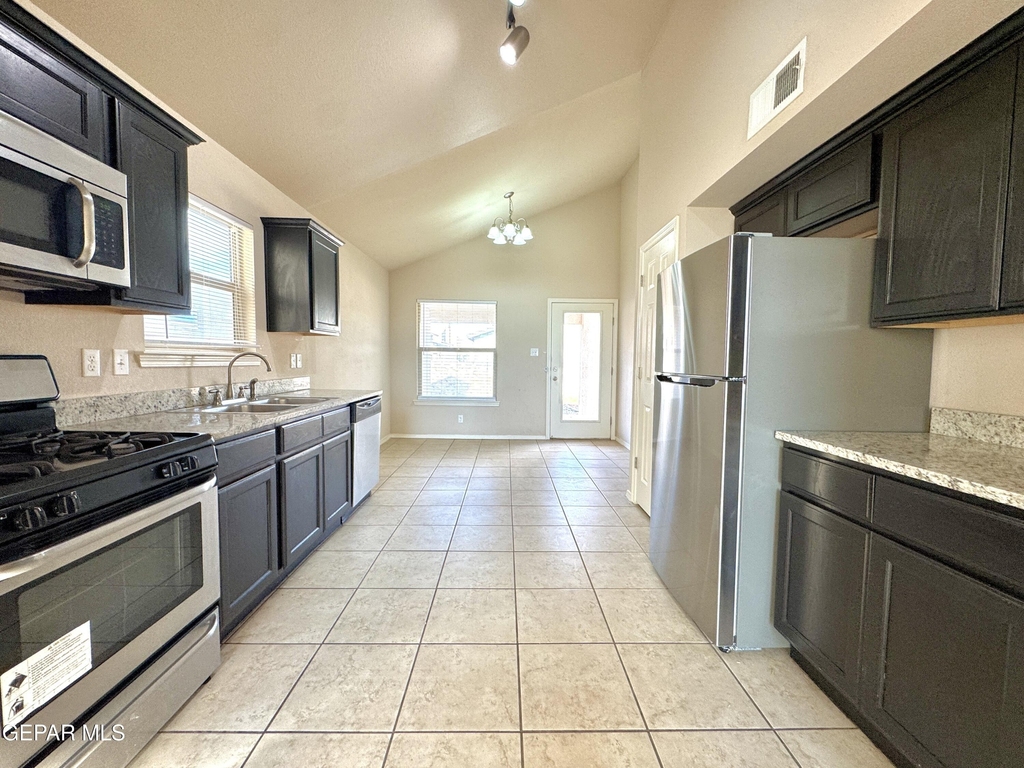 3813 Loma Dante - Photo 8