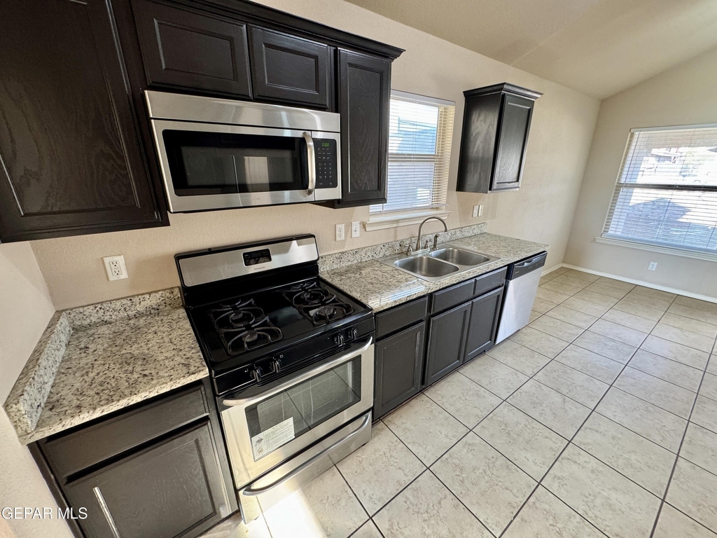 3813 Loma Dante - Photo 9