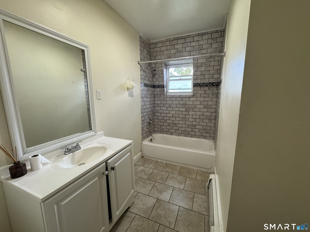 1266 Park Avenue - Photo 9