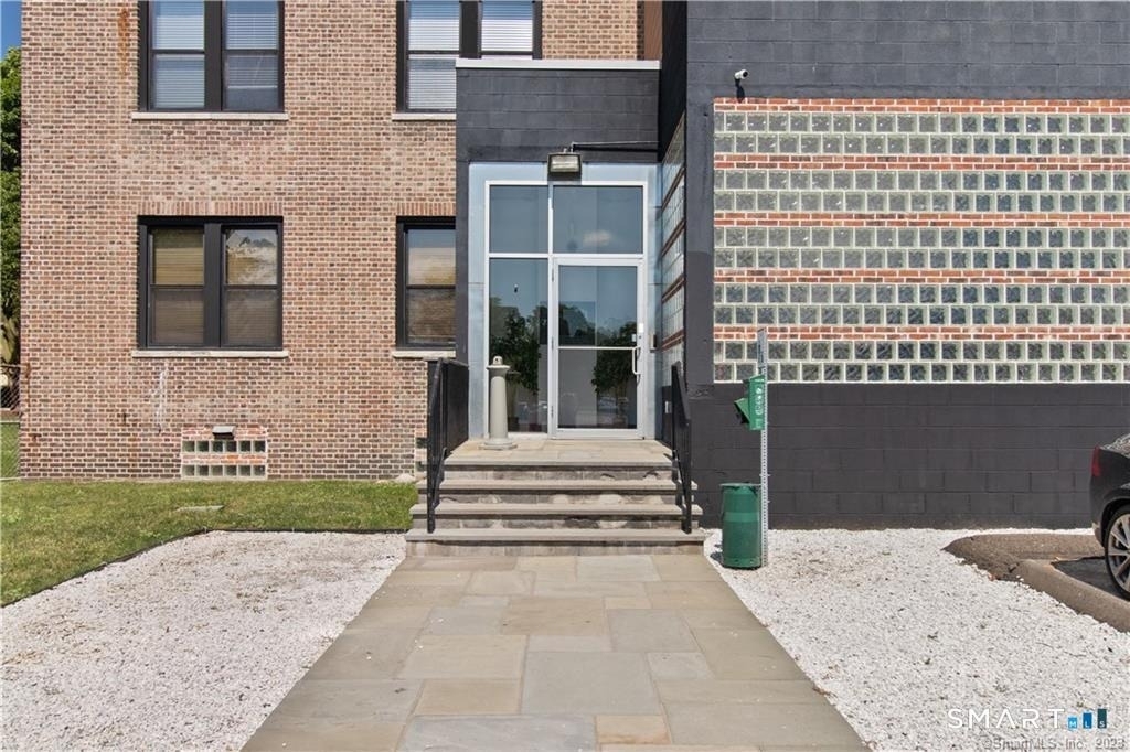 881 Lafayette Boulevard - Photo 30