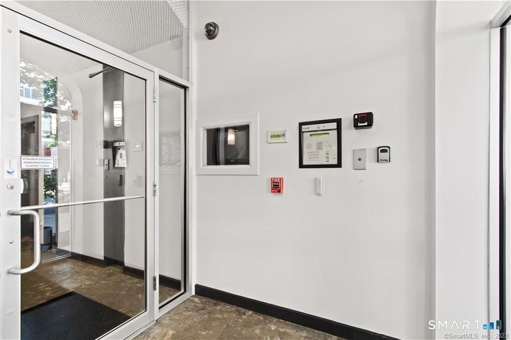 881 Lafayette Boulevard - Photo 29