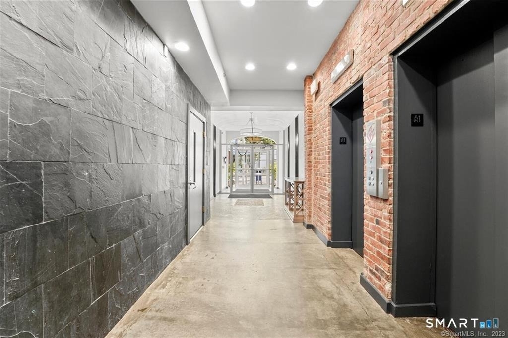 881 Lafayette Boulevard - Photo 24