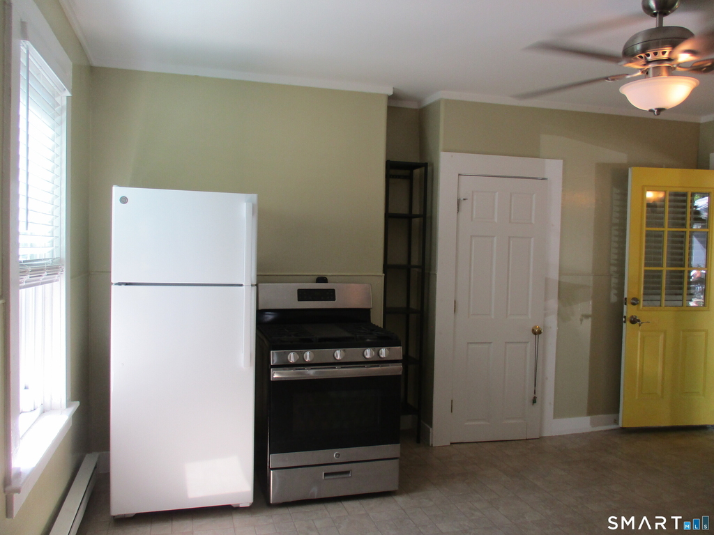 42-44 Chapman Street - Photo 2