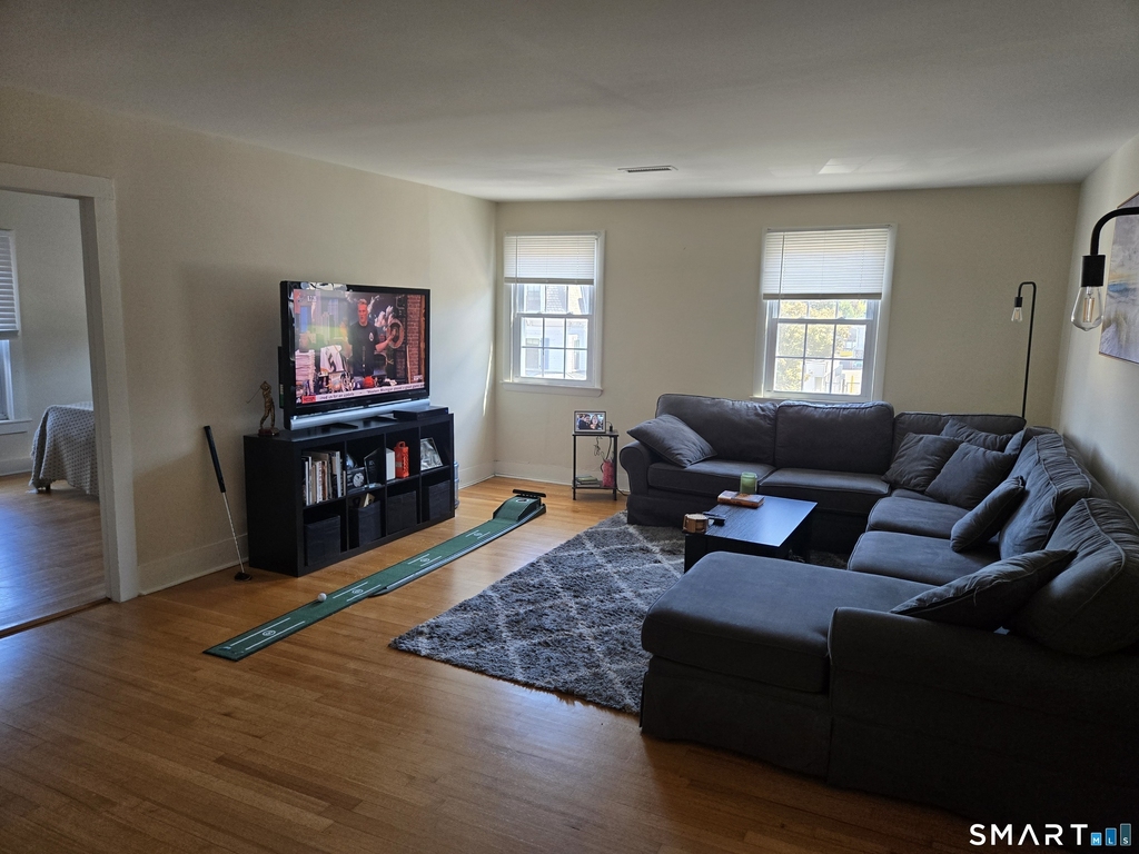 1118 Main Street - Photo 2