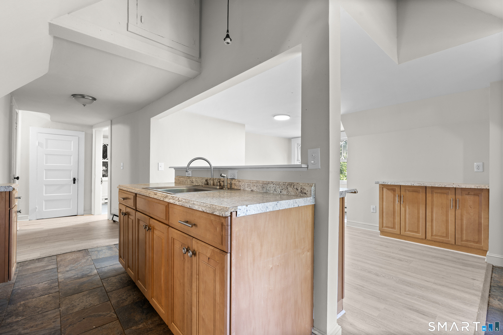 908 Main Street - Photo 1