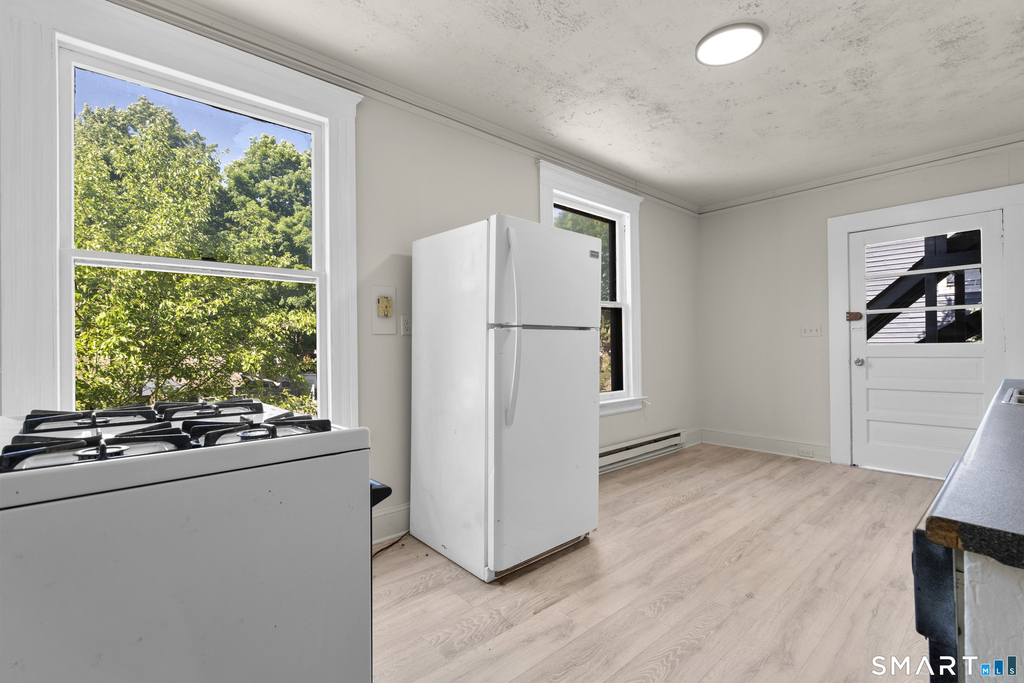 908 Main Street - Photo 4