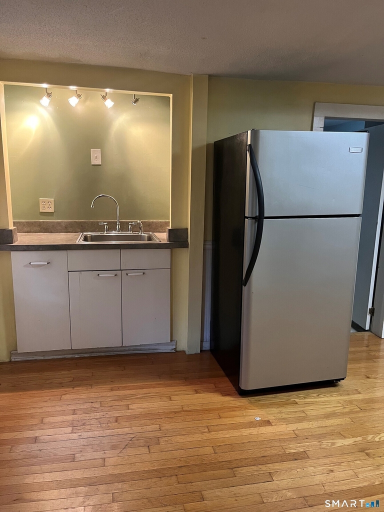 168 Curtis Street - Photo 2