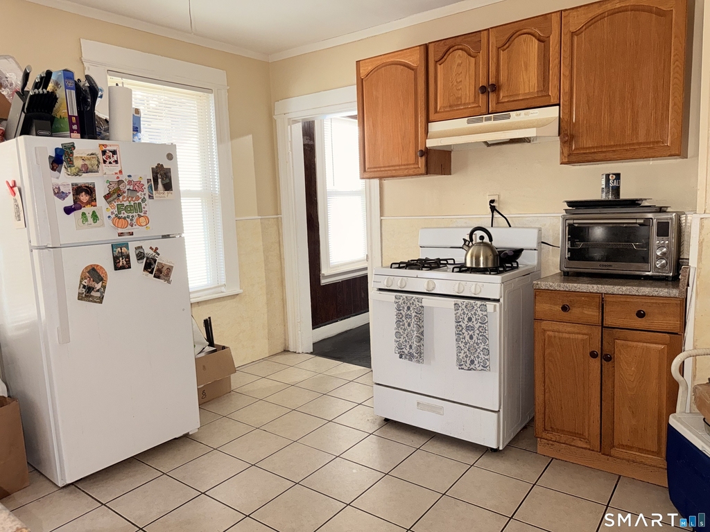 438 Hollister Avenue - Photo 3