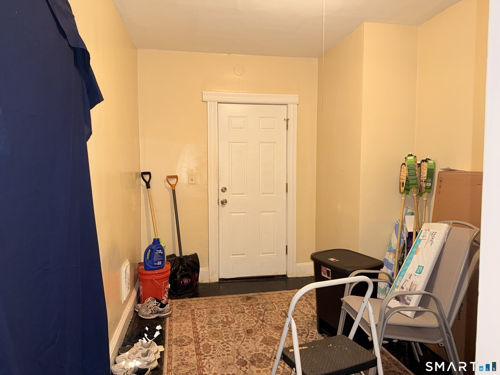 438 Hollister Avenue - Photo 2