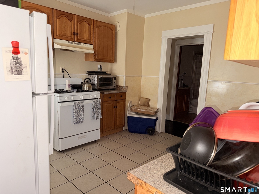 438 Hollister Avenue - Photo 4