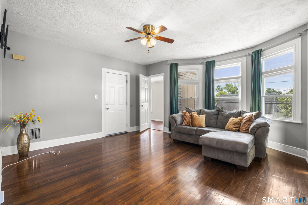 254 Hollister Street - Photo 2
